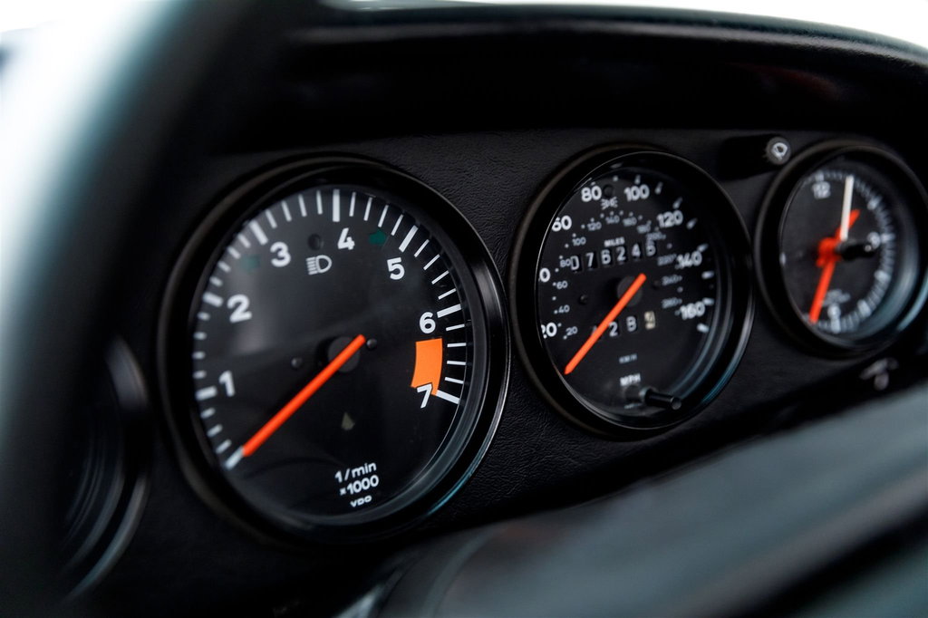 Porsche 911 Carrera 3.2 (US)