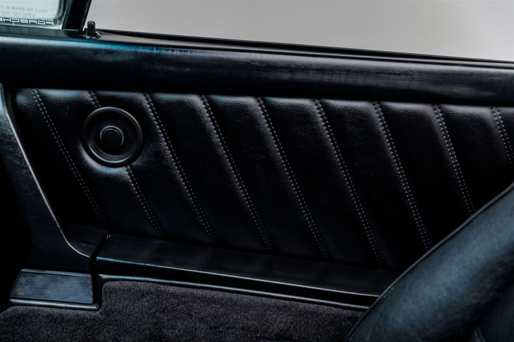 Porsche 911 Carrera 3.2 (US)