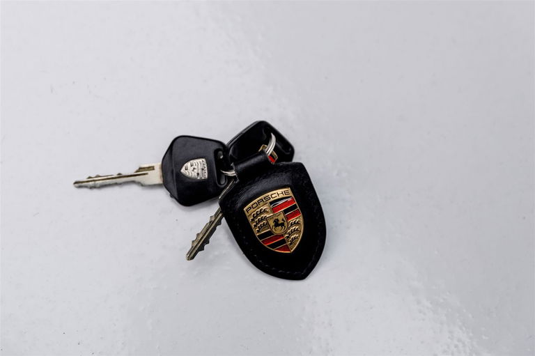 Porsche 911 Carrera 3.2 (US)