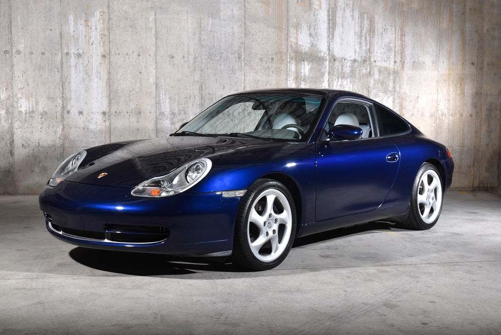 2001 Porsche 911 (996) Carrera Coupé in Lapis Blue for sale!
