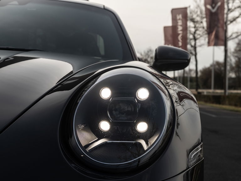 Porsche 992 Carrera 4