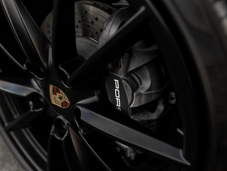 Porsche 992 Carrera 4