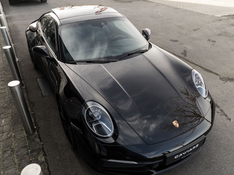 Porsche 992 Carrera 4