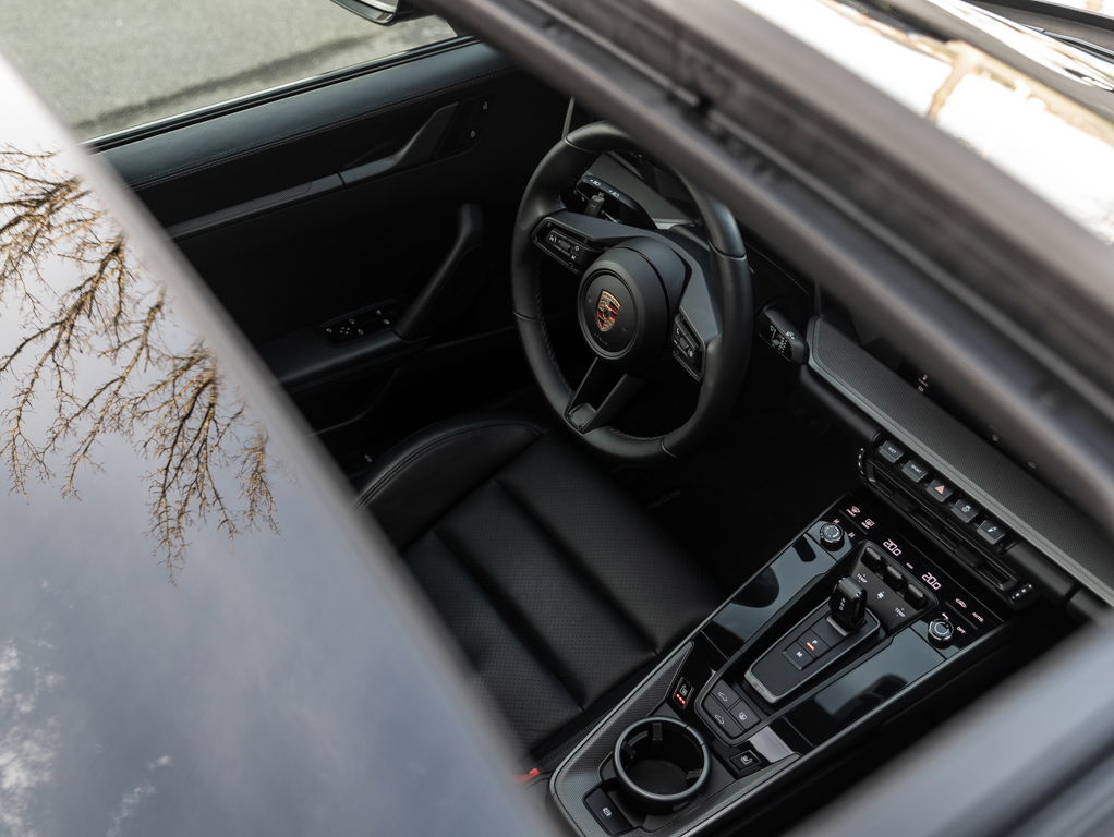 Porsche 992 Carrera 4