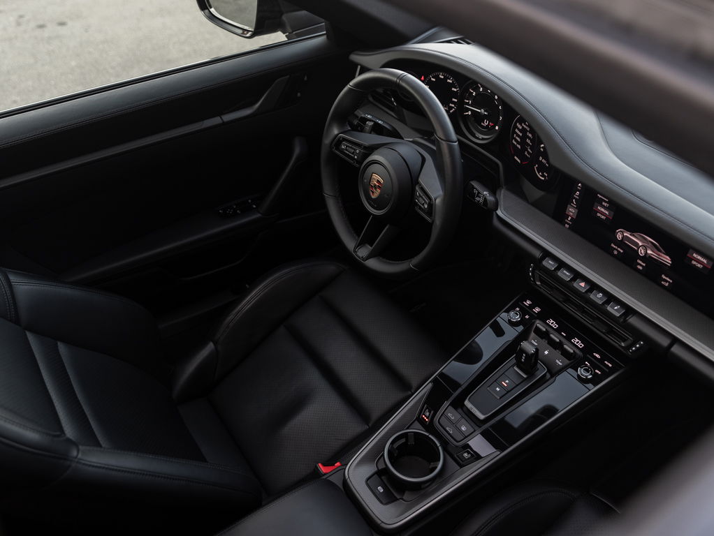 Porsche 992 Carrera 4