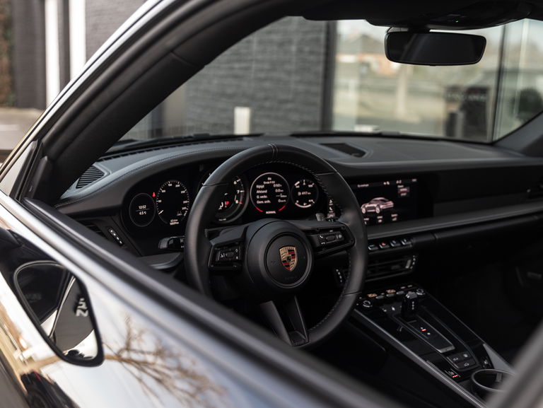 Porsche 992 Carrera 4