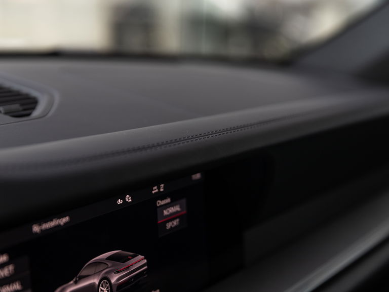 Porsche 992 Carrera 4