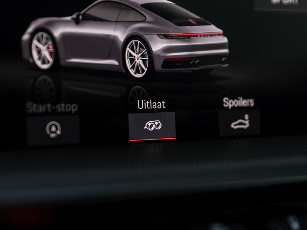 Porsche 992 Carrera 4