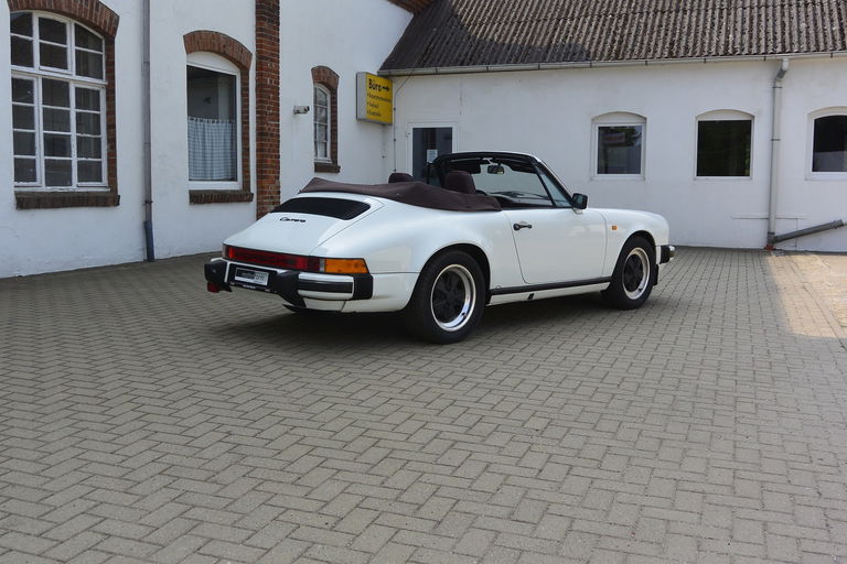 Porsche 911 Carrera 3.2