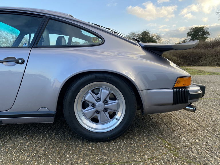Porsche 911 Carrera 3.2