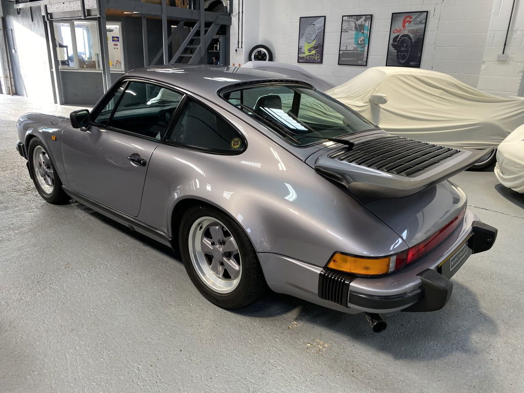 Porsche 911 Carrera 3.2