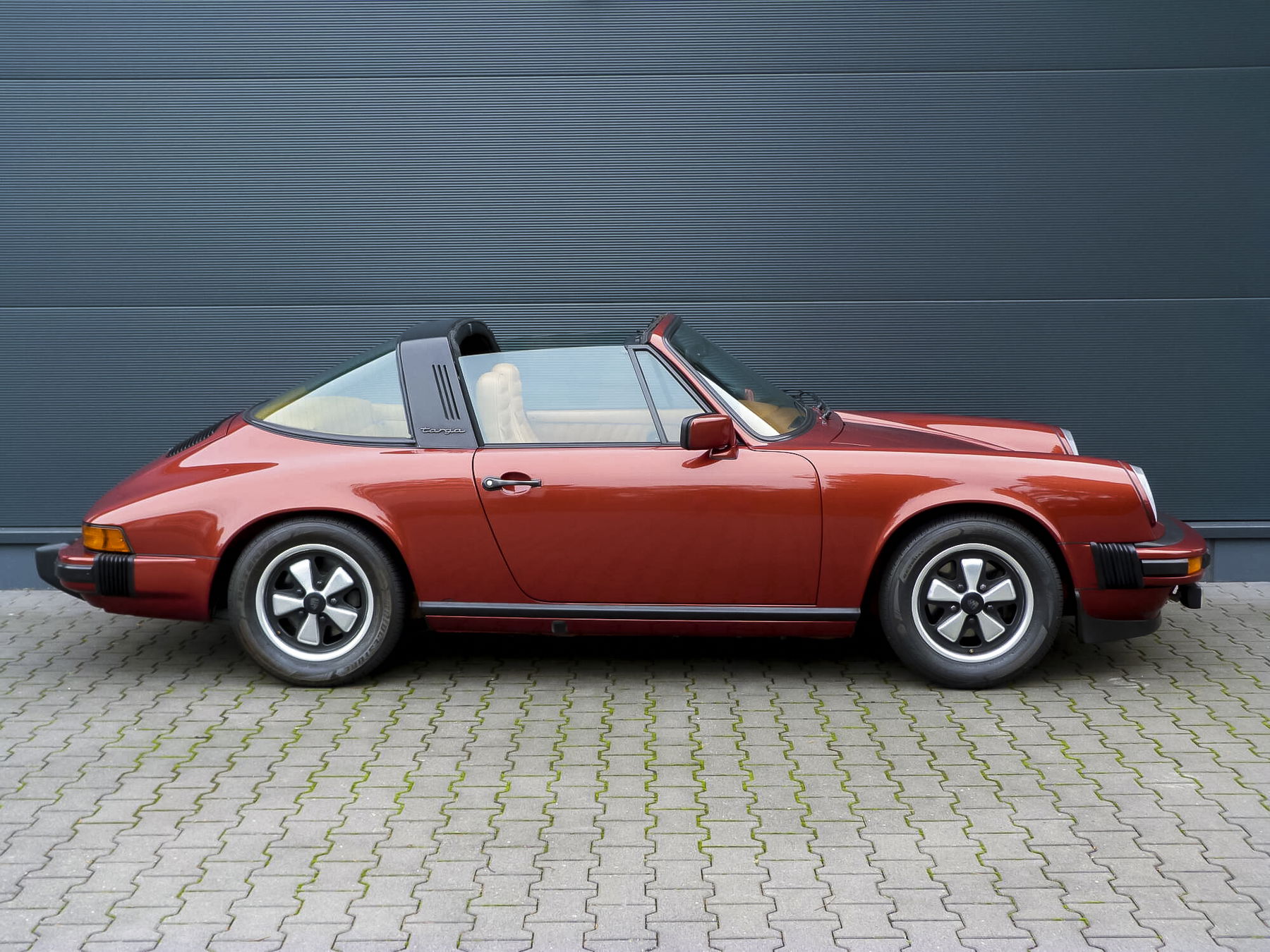 MINICHAMPS Porsche 911 Targa 1977 オレンジ Porsche 911 Carrera 3.2 Targa 1983 Orange 1/18 Minichamps