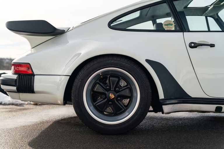 Porsche 911 Turbo 3.3