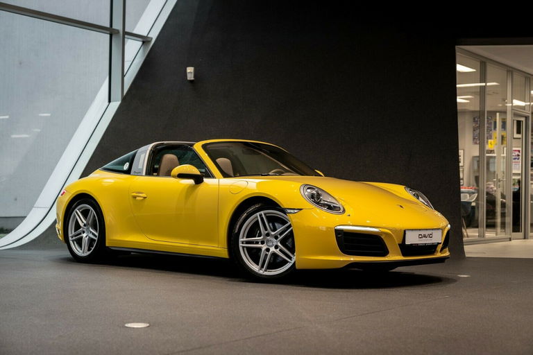 2017 Porsche 911 (991) Targa 4 in Racinggelb gebraucht kaufen!