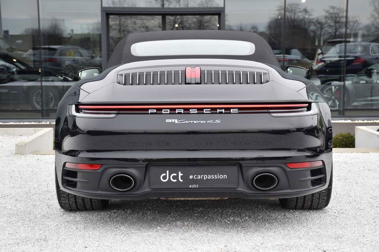 Porsche 992 Carrera 4S
