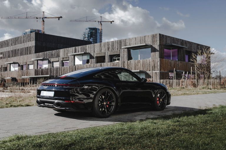 Porsche 992 Carrera 4S