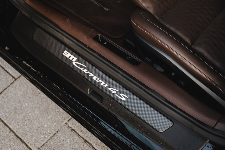 Porsche 992 Carrera 4S