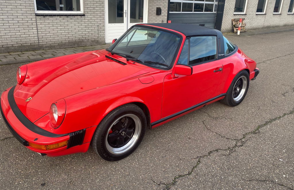 Porsche 911 Carrera 3.2