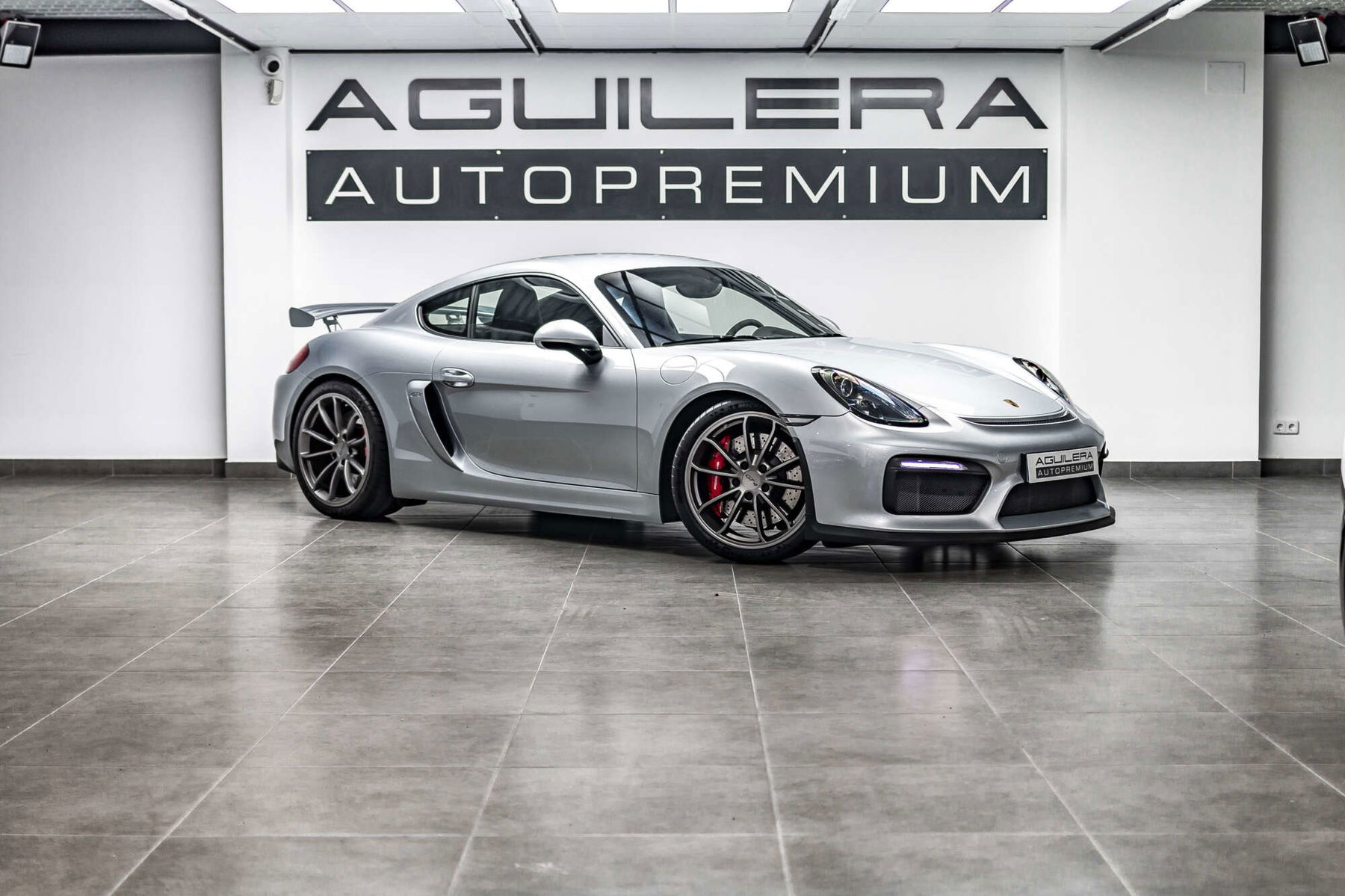 Porsche Cayman GT4