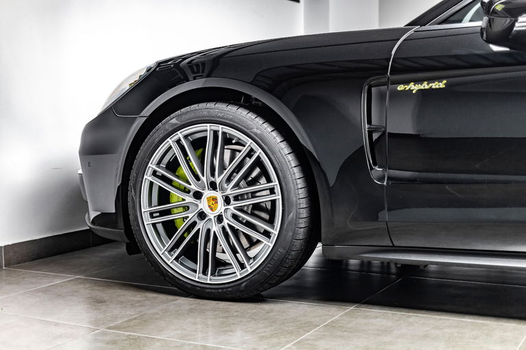 Porsche Panamera 4 E-Hybrid