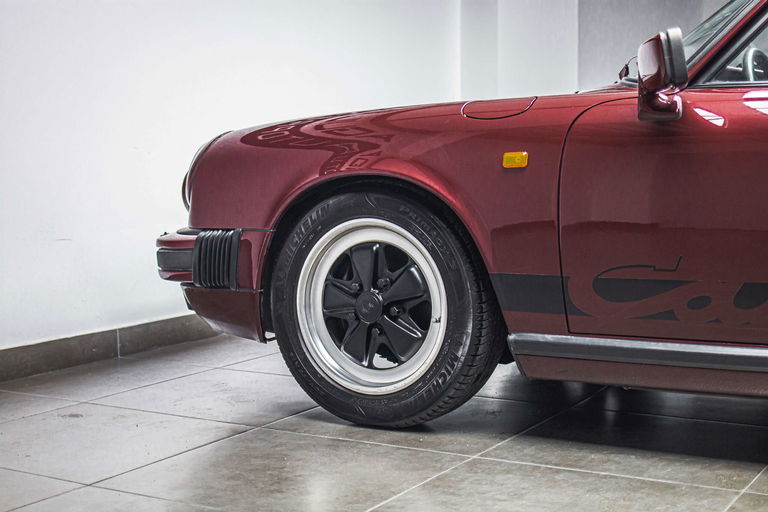 Porsche 911 Carrera 3.2