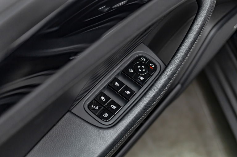 Porsche Panamera 4 E-Hybrid