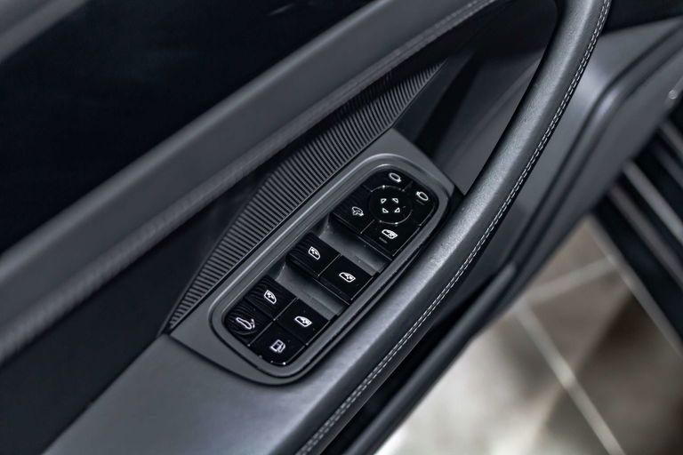 Porsche Panamera 4 E-Hybrid