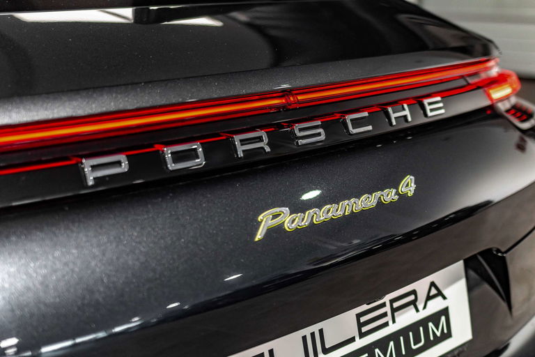 Porsche Panamera 4 E-Hybrid