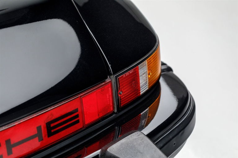 Porsche 911 Carrera (US)