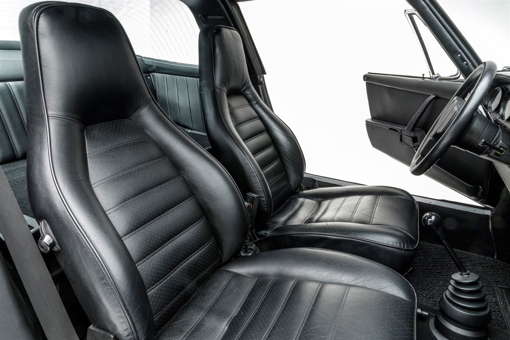 Porsche 911 Carrera (US)