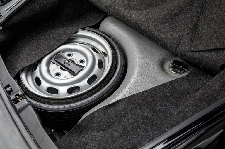 Porsche 911 Carrera (US)