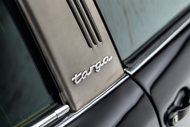 Porsche 911 Carrera (US)