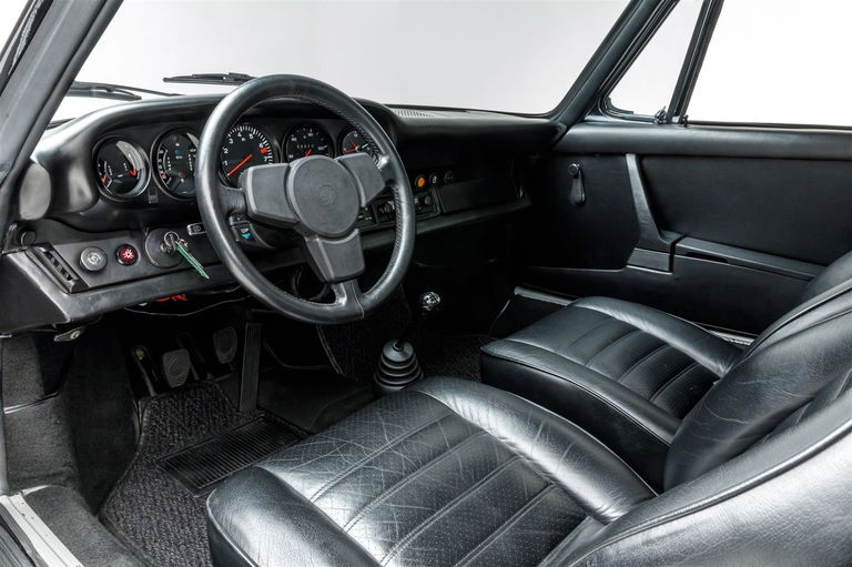 Porsche 911 Carrera (US)