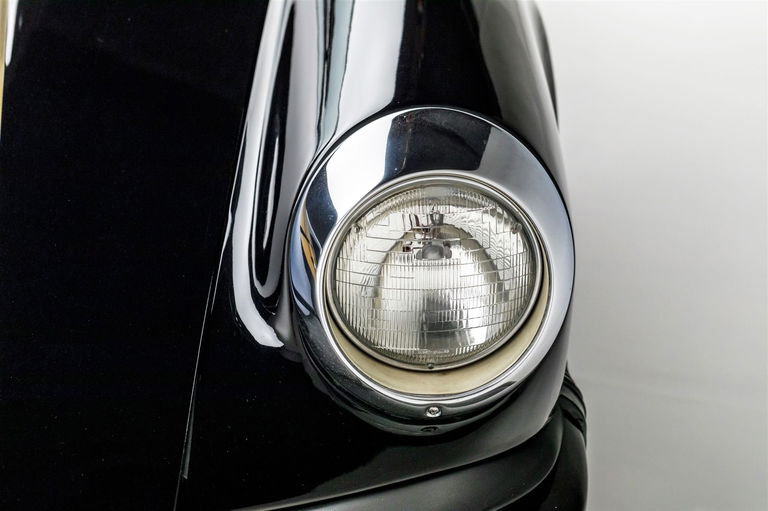 Porsche 911 Carrera (US)