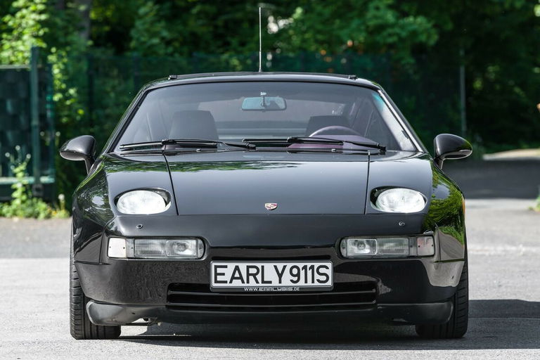 Porsche 928 GTS