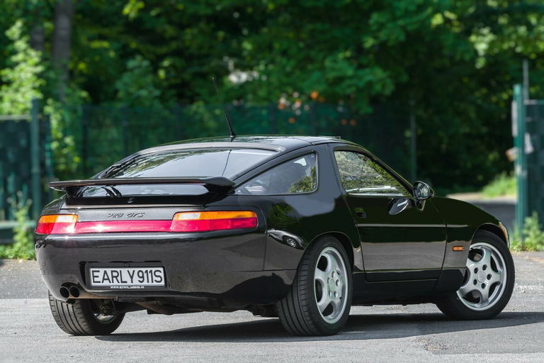 Porsche 928 GTS