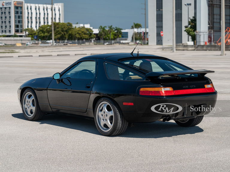 Porsche 928 GTS