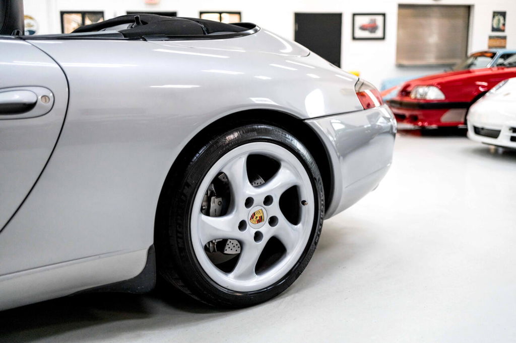 Porsche 996 Carrera 4