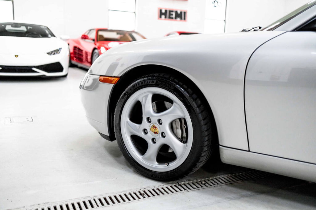 Porsche 996 Carrera 4