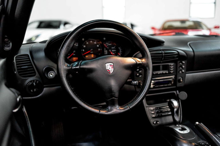 Porsche 996 Carrera 4