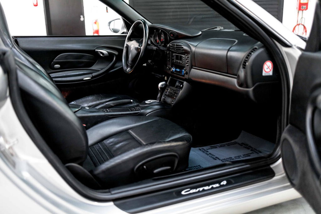 Porsche 996 Carrera 4