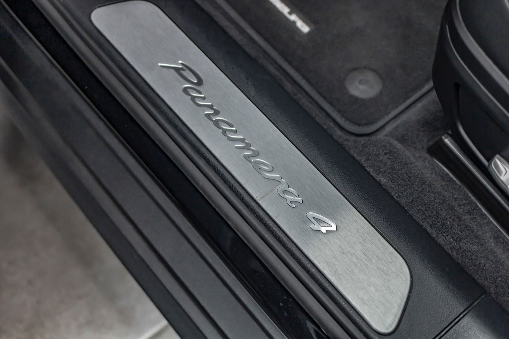 Porsche Panamera 4 E-Hybrid