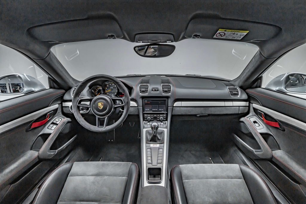 Porsche 981 Cayman GT4