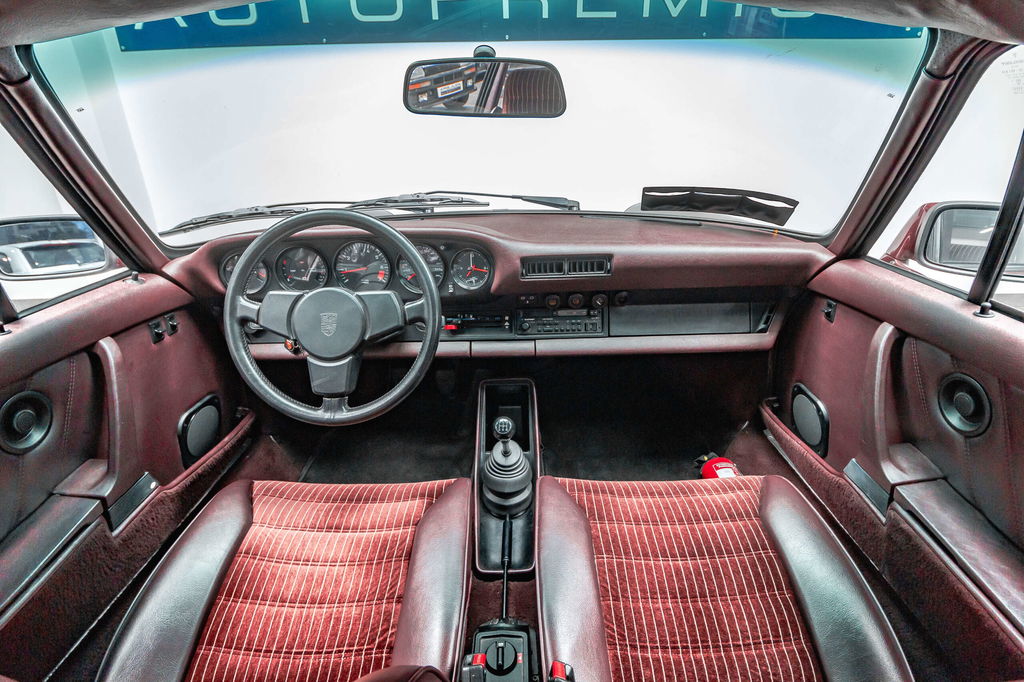 Porsche 911 Carrera 3.2