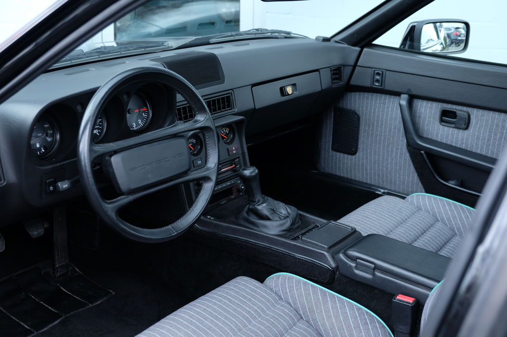 Porsche 924 S