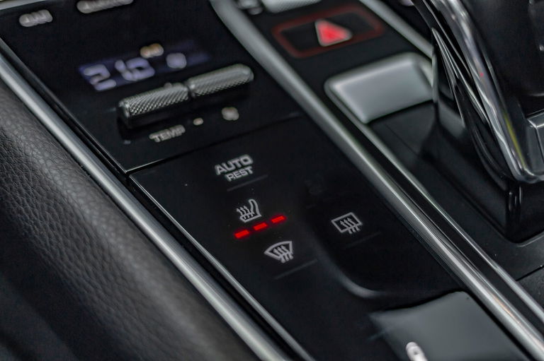 Porsche Panamera 4 E-Hybrid