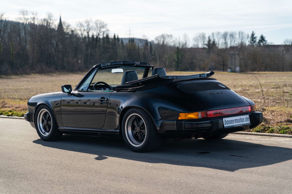 Porsche 911 Carrera 3.2 (US)