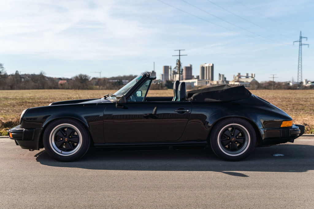 Porsche 911 Carrera 3.2 (US)