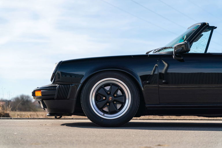 Porsche 911 Carrera 3.2 (US)