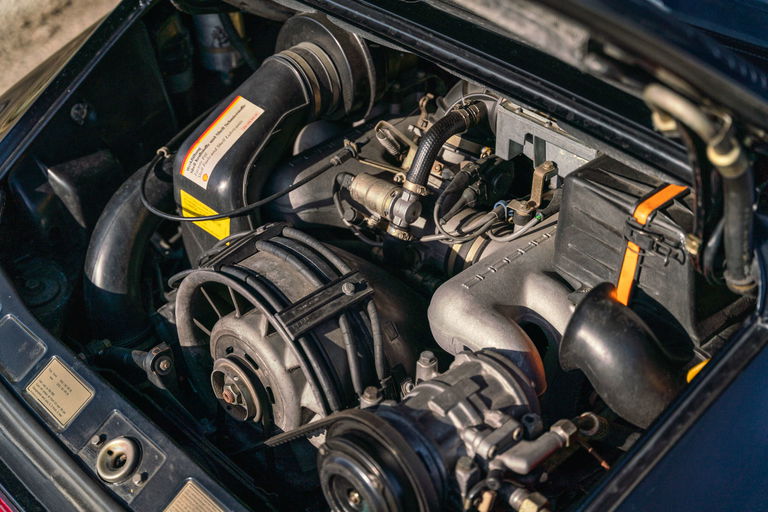 Porsche 911 Carrera 3.2 (US)